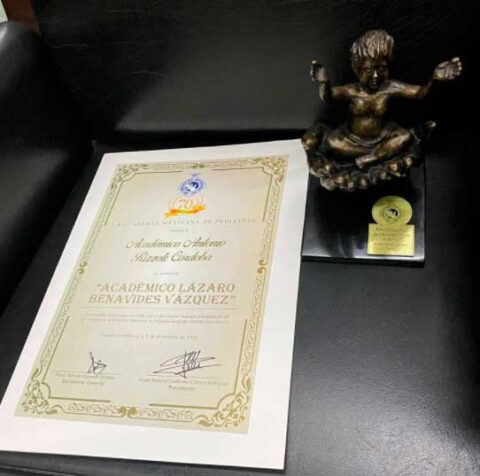 Premio “Lázaro  Benavides Vázquez”